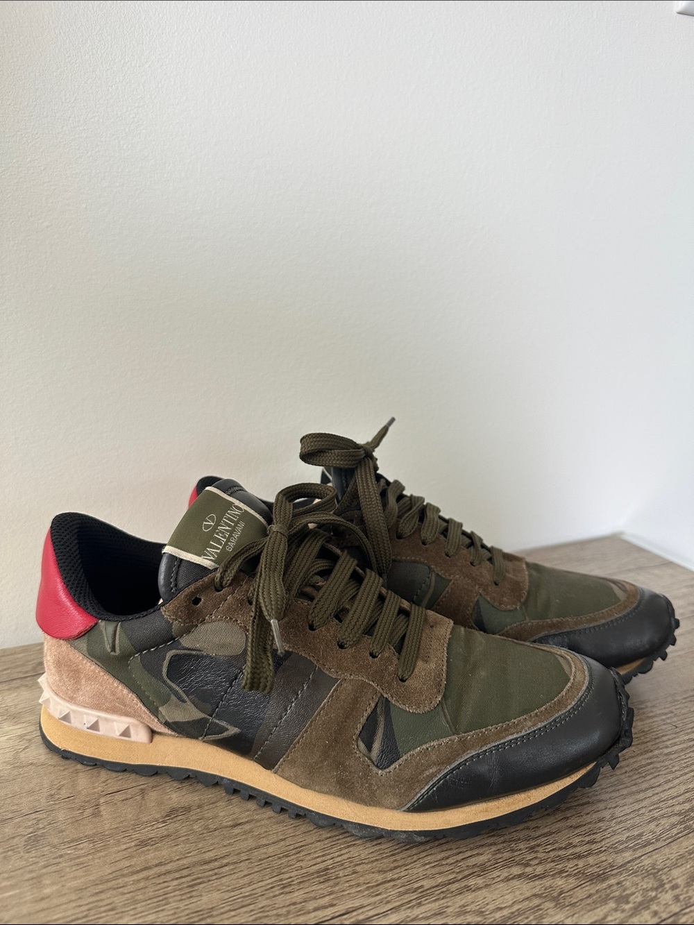 Valentino Garavani Camouflage Rockrunner Sneakers - Olive/Red